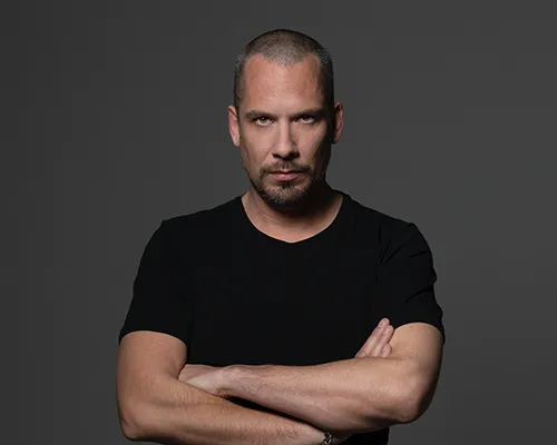 NOISECONTROLLERS op Reign Forest